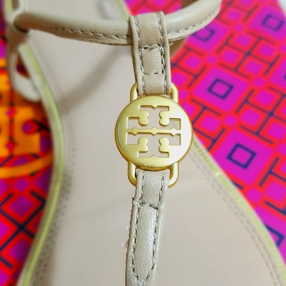 Tory Burch tan sandals size 6 - Picture 3 of 8